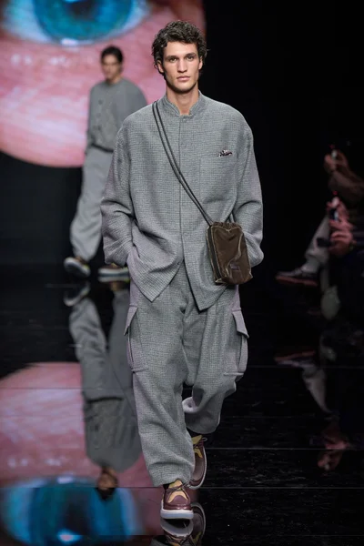 Look 12